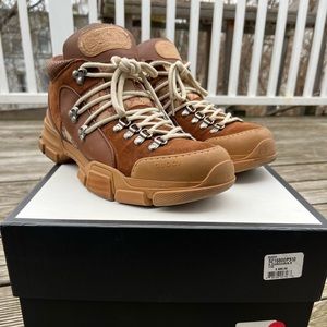 Men’s Gucci chukka boots